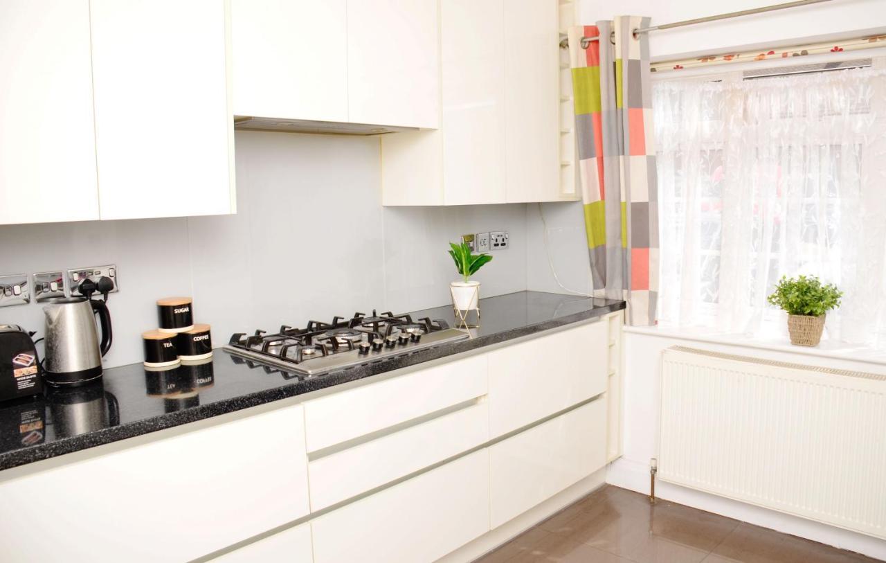 29Ew Dreams Unlimited Serviced Accommodation- Staines - Heathrow 스탠웰 외부 사진