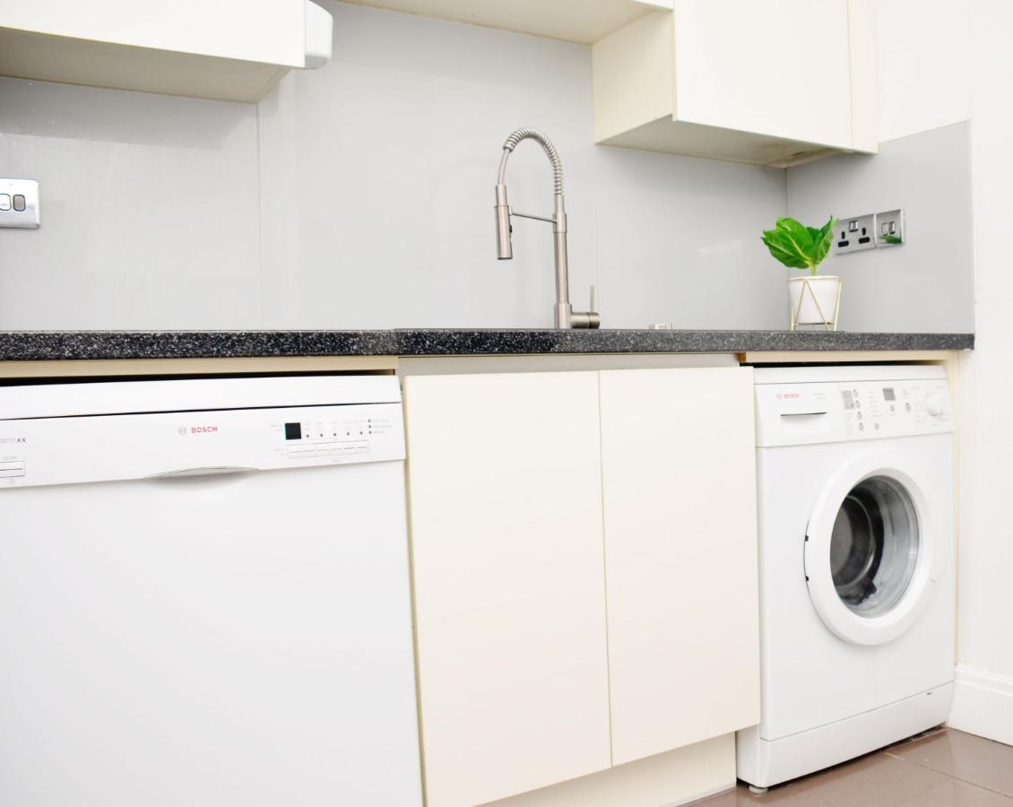 29Ew Dreams Unlimited Serviced Accommodation- Staines - Heathrow 스탠웰 외부 사진