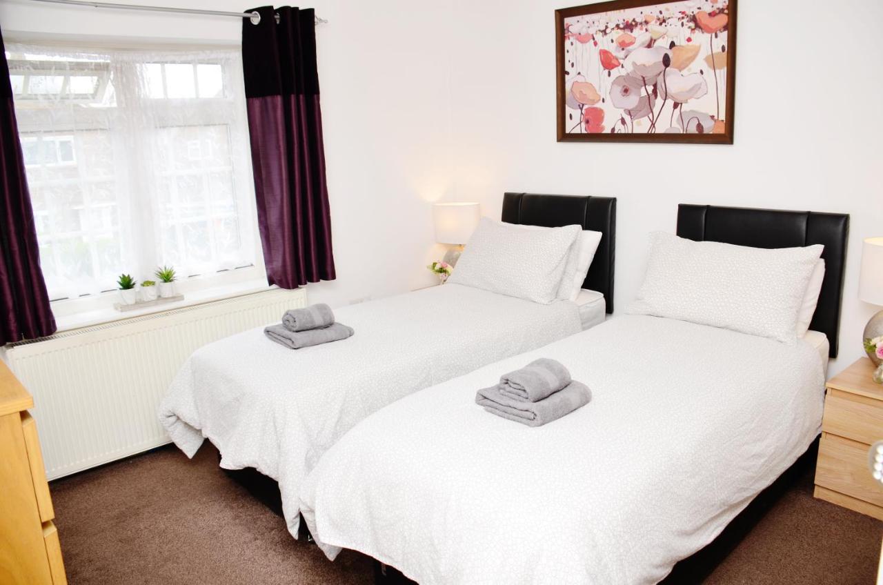 29Ew Dreams Unlimited Serviced Accommodation- Staines - Heathrow 스탠웰 외부 사진