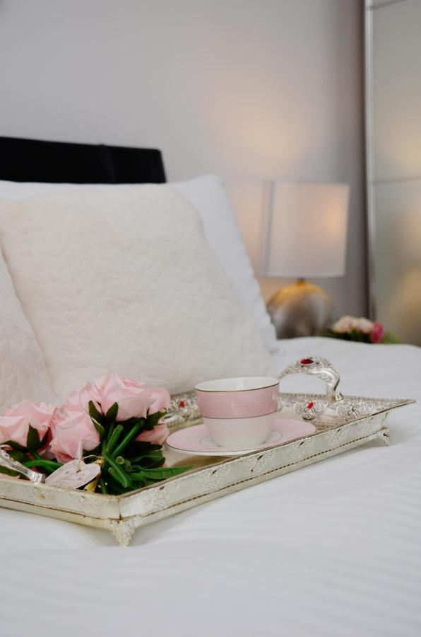 29Ew Dreams Unlimited Serviced Accommodation- Staines - Heathrow 스탠웰 외부 사진