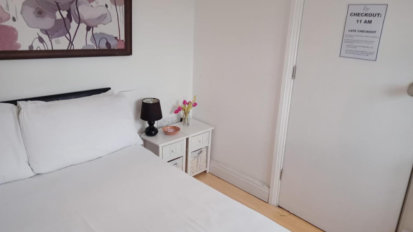 29Ew Dreams Unlimited Serviced Accommodation- Staines - Heathrow 스탠웰 외부 사진